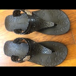 Black Brighton sandals size 8